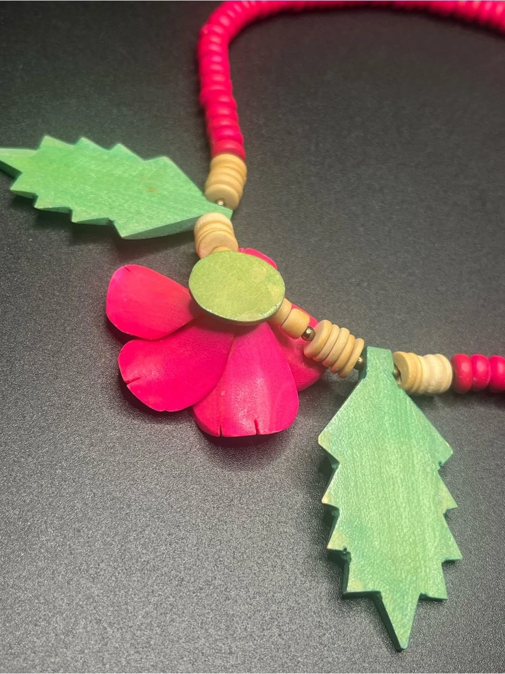 Vintage Hand Painted Wood Flower Necklace Red Green Tropical Statement